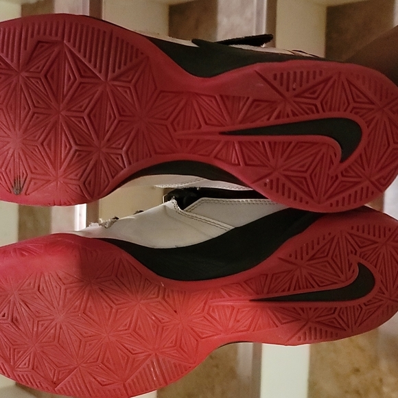 Lebron XI - Picture 6 of 7